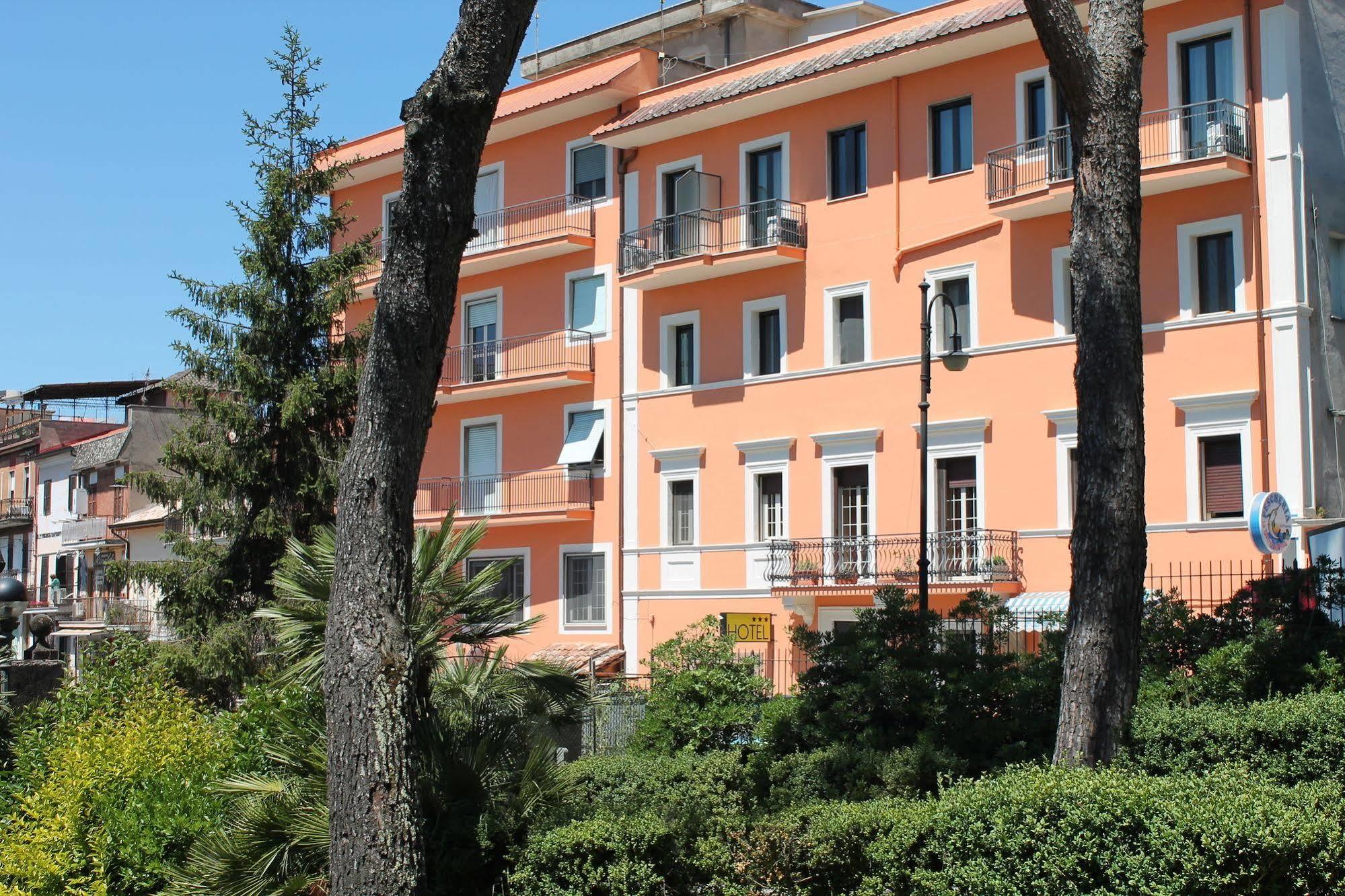 Hotel La Villa Ceccano Eksteriør bilde