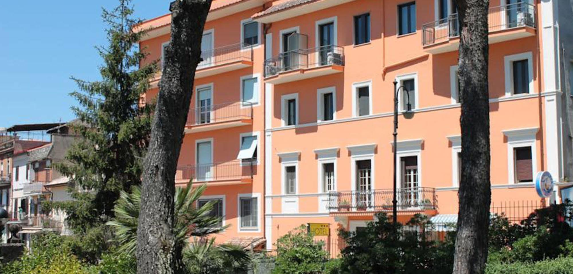 Hotel La Villa Ceccano Eksteriør bilde
